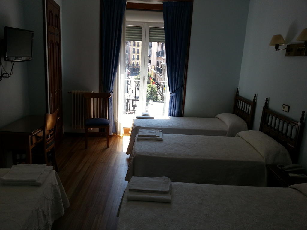 Hostal Guerra มาดริด ภายนอก รูปภาพ